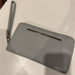 Steve Madden gray zip around wallet